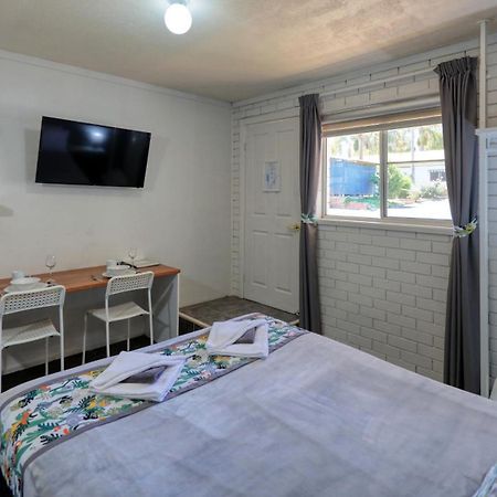 Peak Hill Oasis Motel المظهر الخارجي الصورة