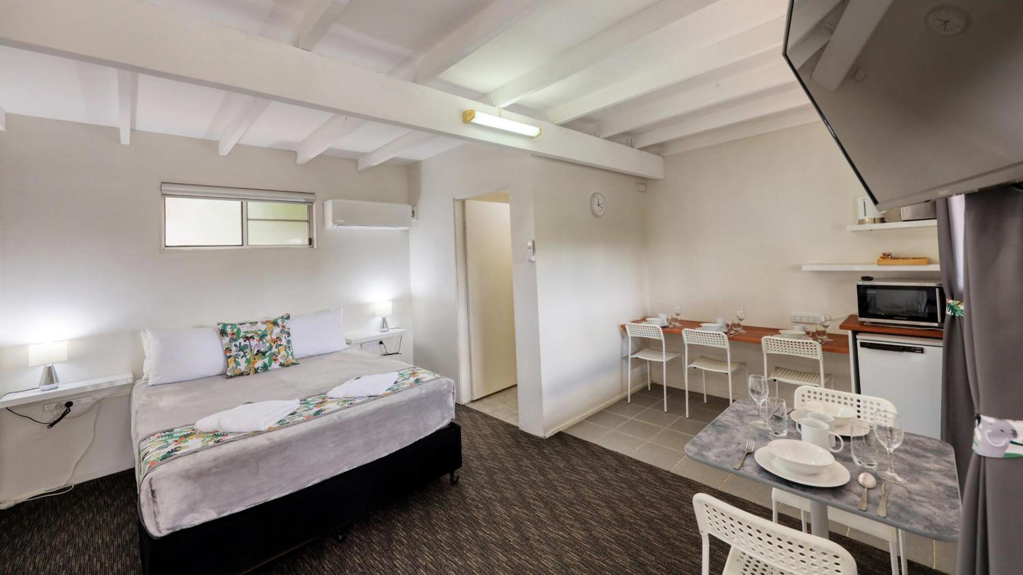 Peak Hill Oasis Motel المظهر الخارجي الصورة